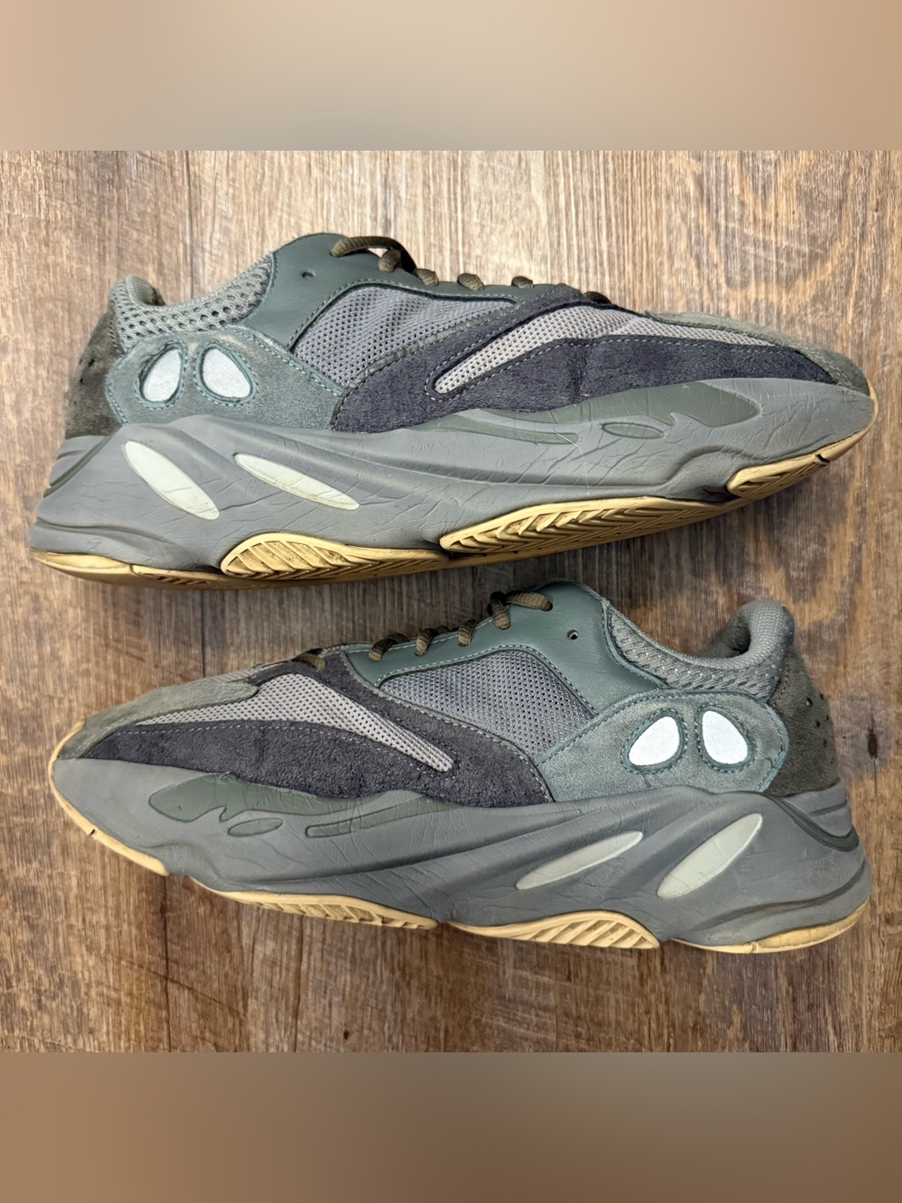 Adidas Yeezy Boost 700 Teal Blue Men’s Size 11 Sneakers Shoes FW2499